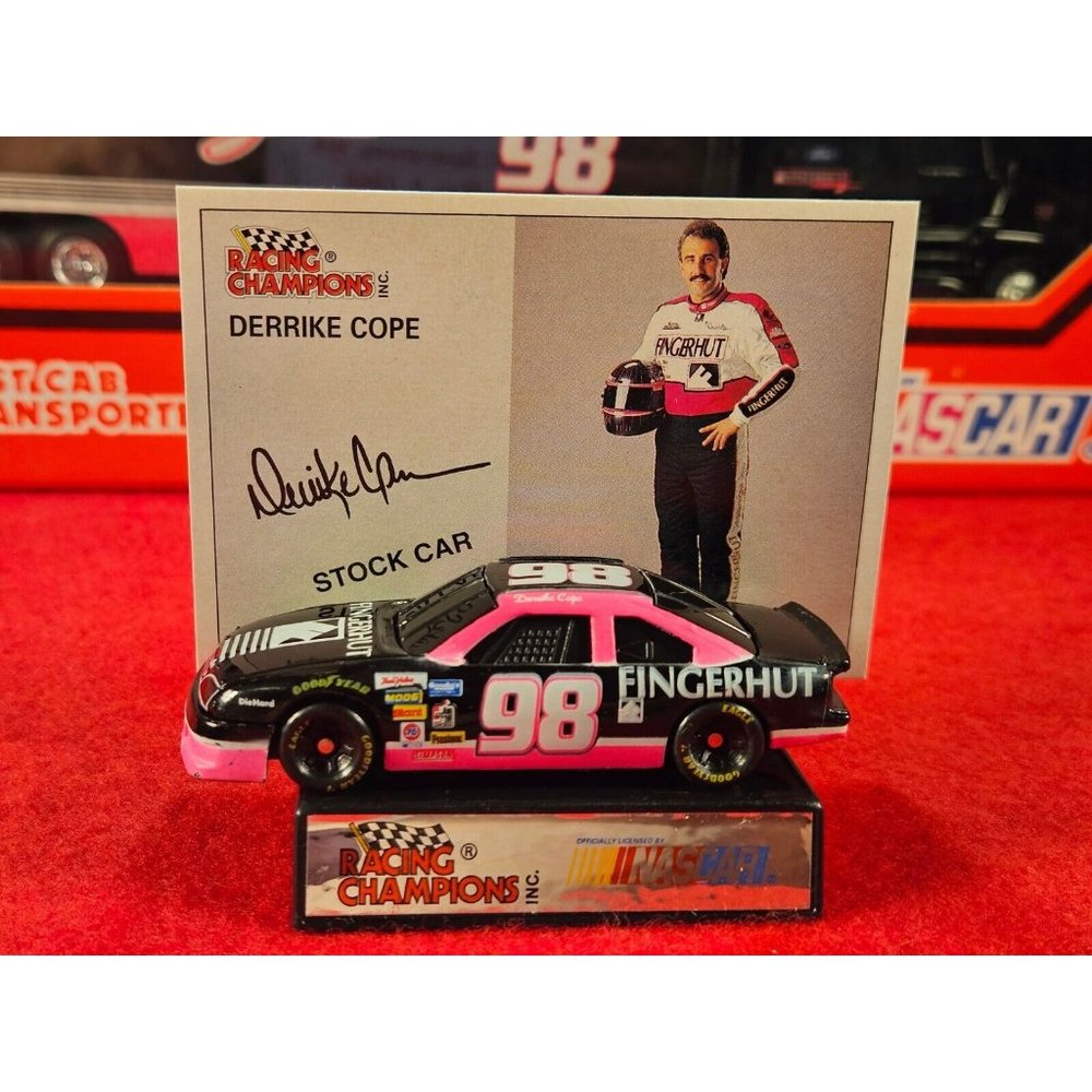 DERRIKE COPE NASCAR TRANSPORTER BUNDLE w/MATCHING STOCKCAR & PLAYER CARD (H24) - Picture 2 of 4